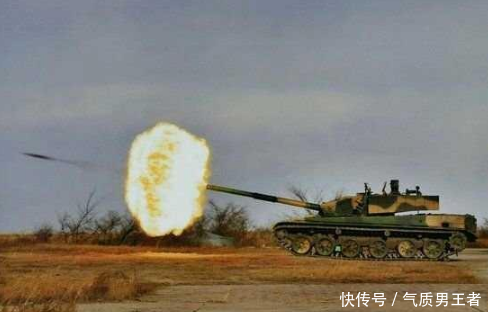 场面也十分壮观!一炮轰穿10层钢板,网友:穿甲能