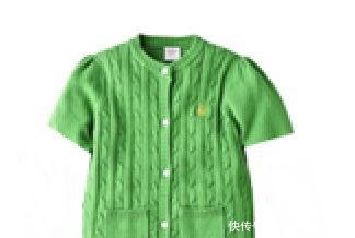 剪了妈妈的旧毛衣给小狗做衣服,狗狗笑了,我哭