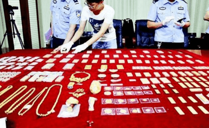 男子用106元网购, 收到价值800万元黄金钻石