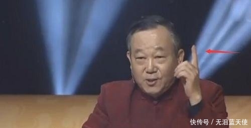 女孩拿一块破石头来鉴定,是前男友送的,专家赶紧让她还回去 澳门太阳城138
