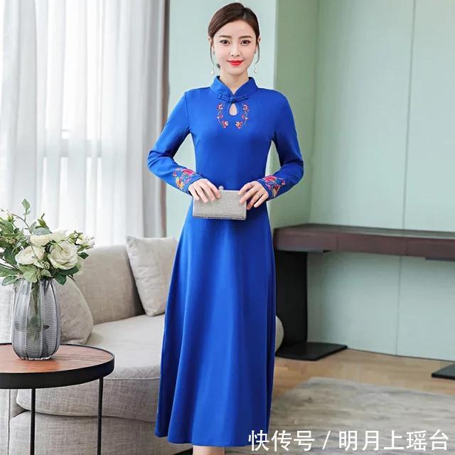 针织长款绣花旗袍,来年的春天让你很显傲娇!