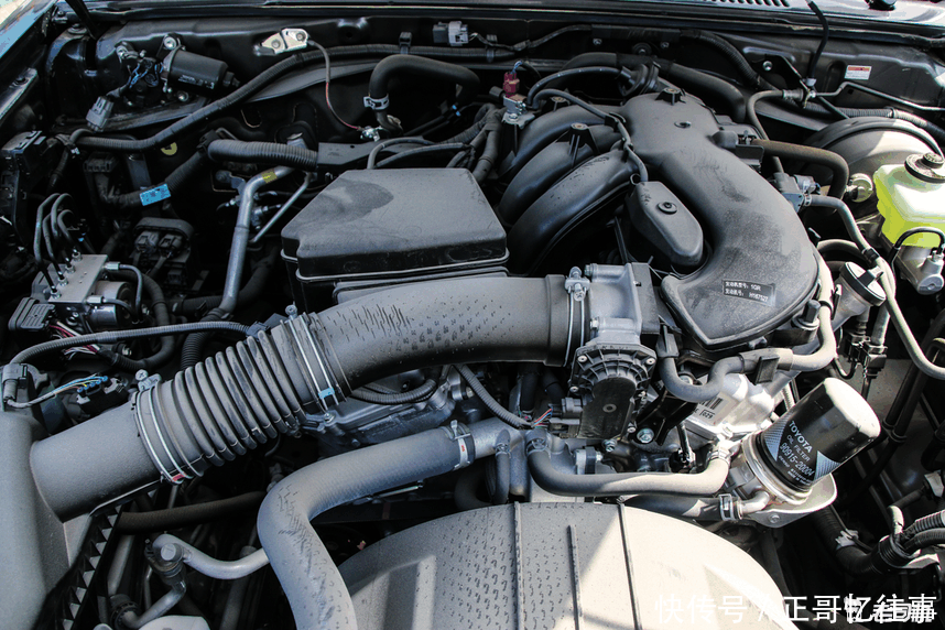 全球公认丰田越野之王 普拉多见了叫大哥 路虎