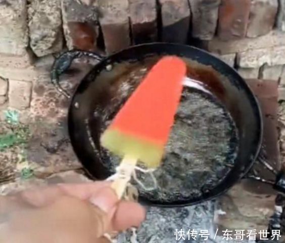 一作死男子将西瓜布丁放进500度油锅猛炸,居然瞬间变成这样!