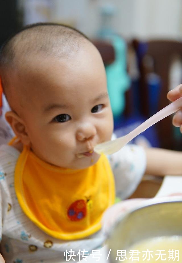 婴儿几个月吃米粉最合适?给宝宝添加米粉喂养