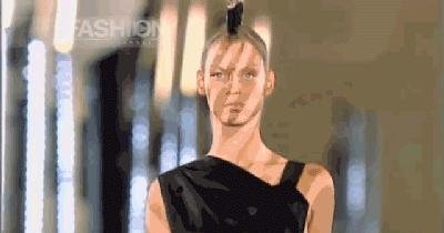 穿丑到爆秀服走反人类T台,这或许是维密诸神最