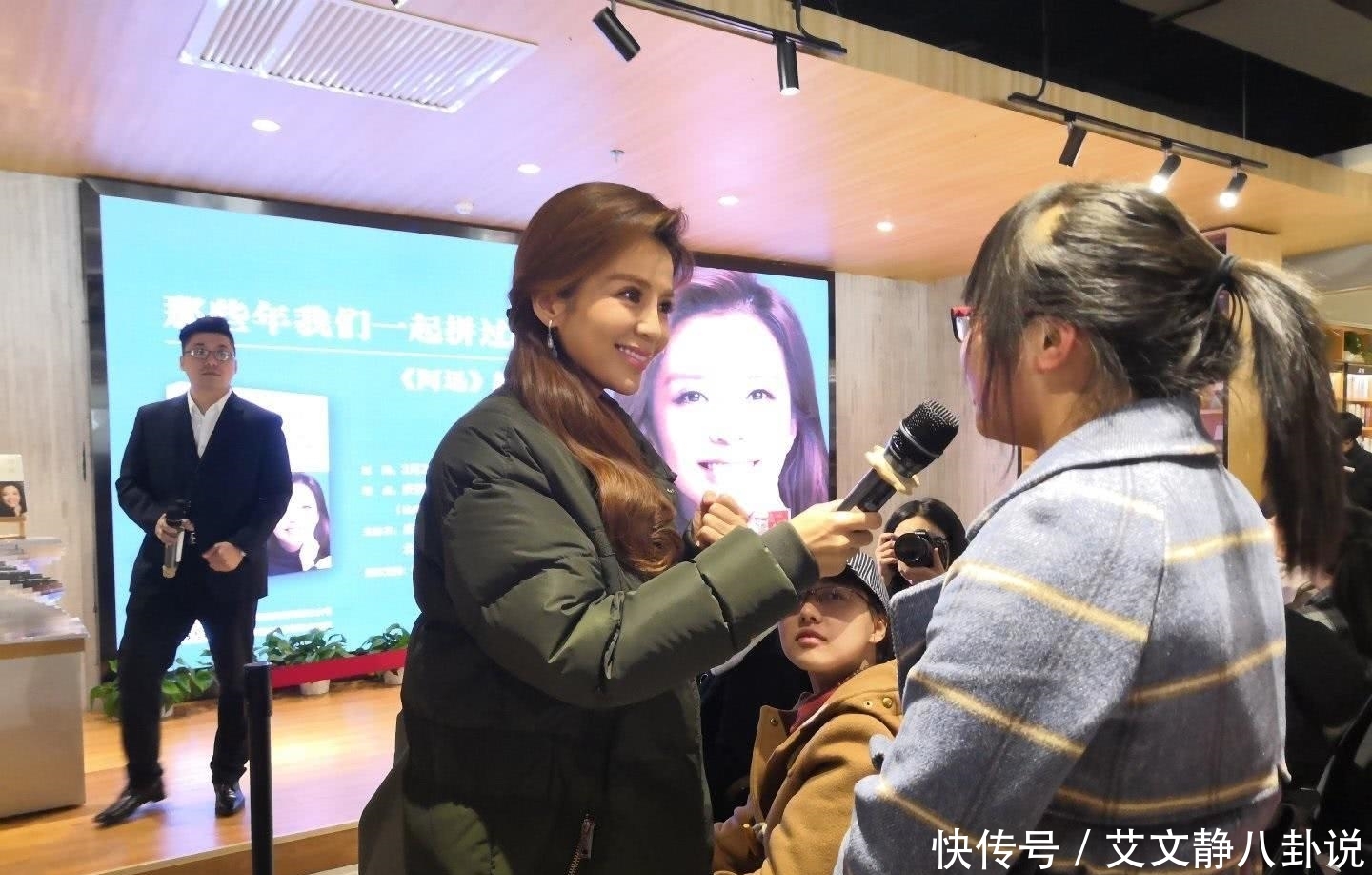 央视主持人大赛邹韵开场停顿,惊艳康辉董卿 朱迅打99高分锁胜局当然