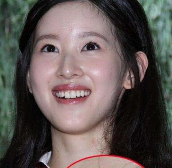 刘强东其实一点也不老实,弄得章泽天的脖子都