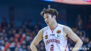 王哲林当选MVP惹争议,网友另有所选,丁彦雨航