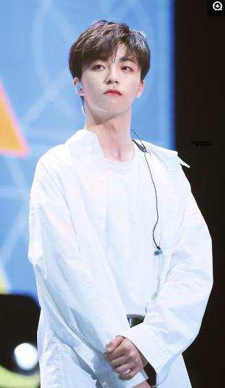 偷拍易烊千玺被发现、陈立农土味情话, 北京腔