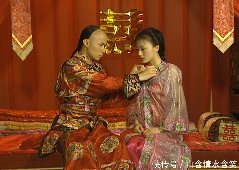 永琪与知画新婚之夜,要不是知画拦着,永琪早就跟知画办完事了!