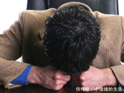 宝妈每次都要回娘家洗澡,丈夫起疑,5岁女儿指指床下,丈夫傻了
