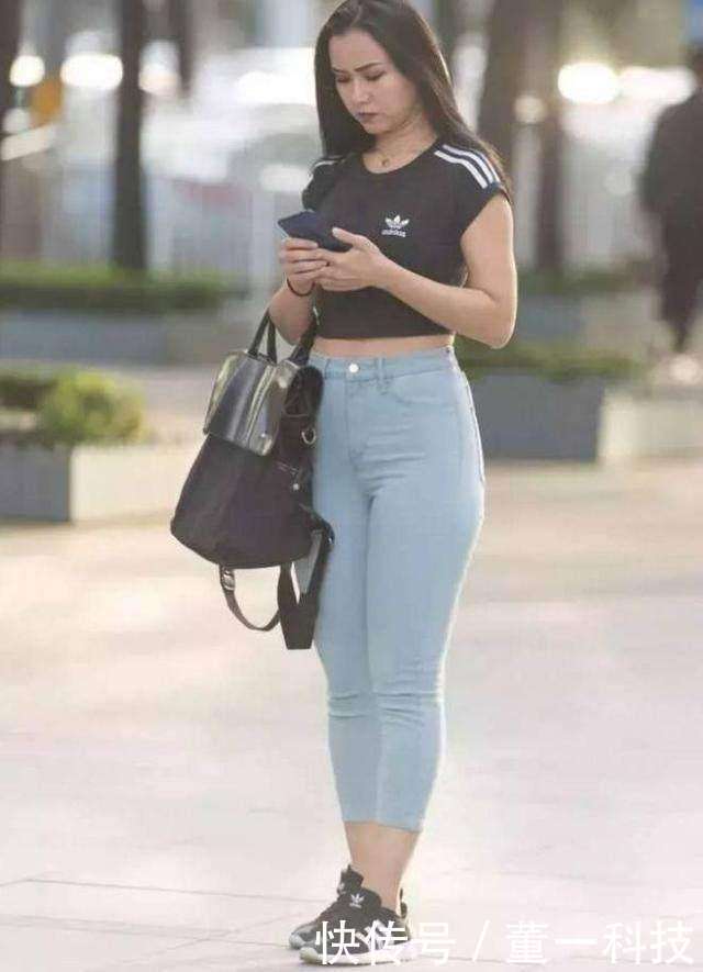 微胖女生穿衣搭配 t01e6ed012db8c911d8.jpg?size=640x885