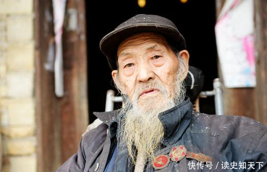 九旬老兵隐居深山,将邱少云唯一照片无偿捐赠,催人泪下的战友情