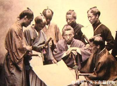 其实日本古代并没有火影,只有突忍、上忍、中