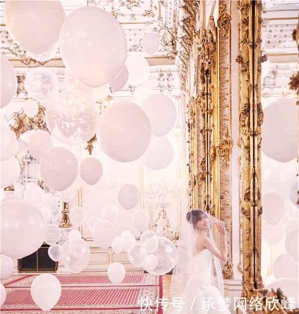 唐嫣罗晋晒婚纱照公布喜讯,胡歌微博沦陷,网友