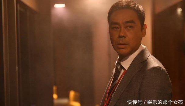 54岁的刘青云新片将上映,白天拍戏晚上刷碗,生