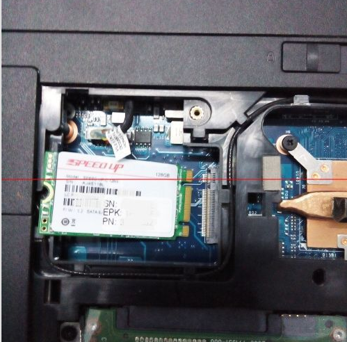 联想e431的笔记本 这个是固态硬盘的接口吗?