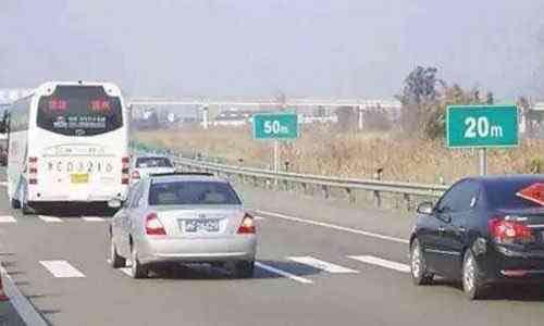 三下双闪是什么意思?老司机提醒:公认的五大灯