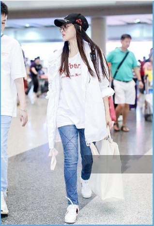 没有董洁的腿真别穿紧身牛仔裤, 像伊能静这样