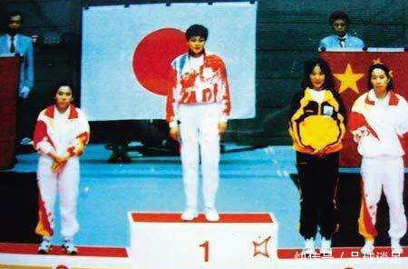 惨痛失败经历:小山智丽升起日本国旗,金泽洙零