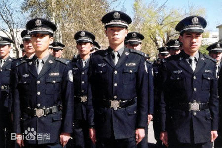 警察叔叔的帽子是什么颜色?_360问答