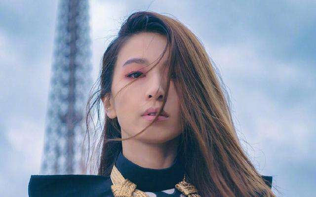 曾被周杰伦写进歌曲, 拒绝林俊杰公众表白, 今3