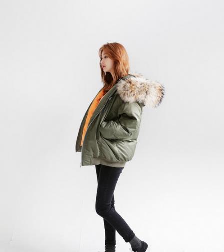 面包服搭配什么鞋子好看:短款面包服搭配示范