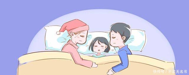 搂宝宝睡觉时,妈妈常用的这4种方式不可取,容