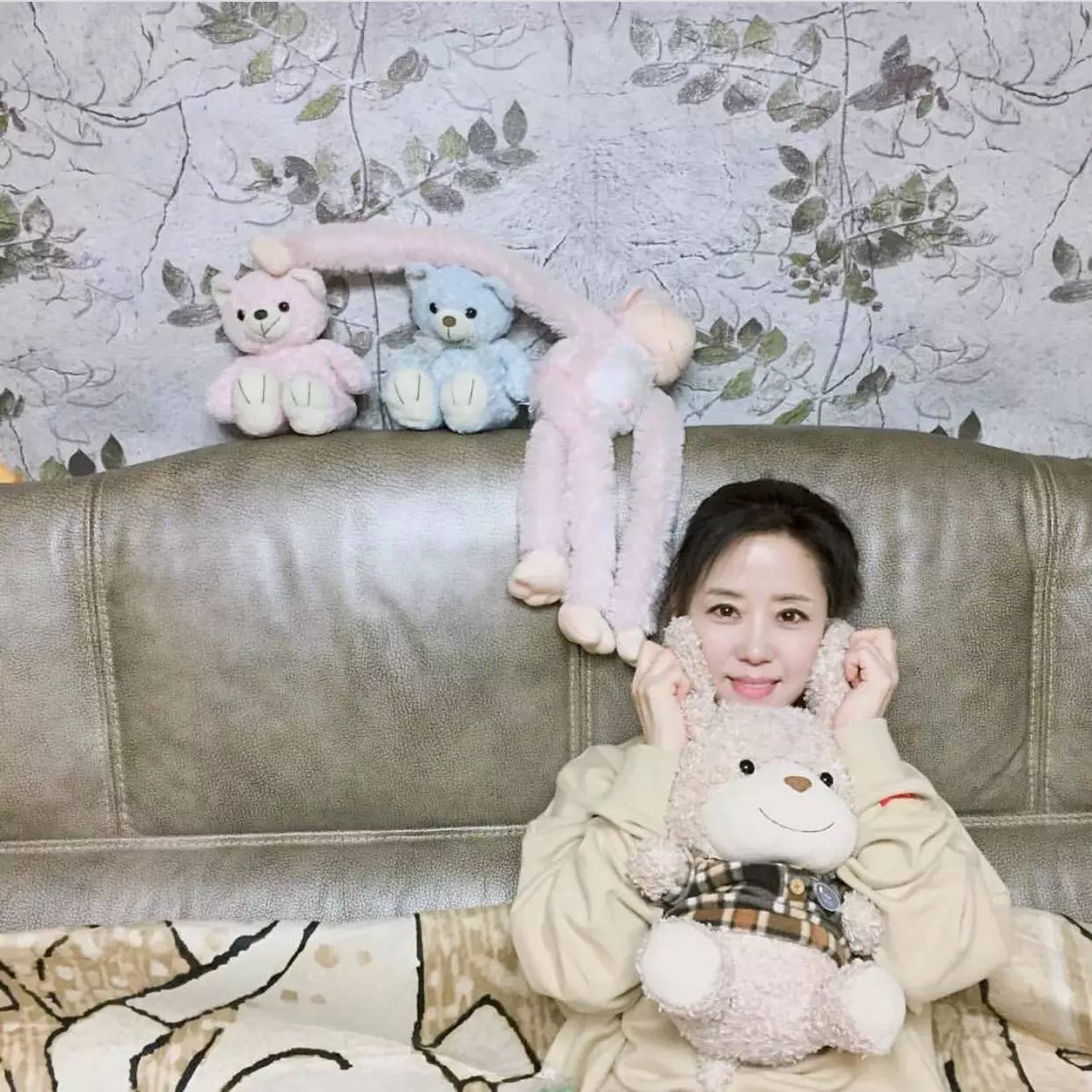 惊呆!史上最美天然母女，颜值逆天似姐妹!