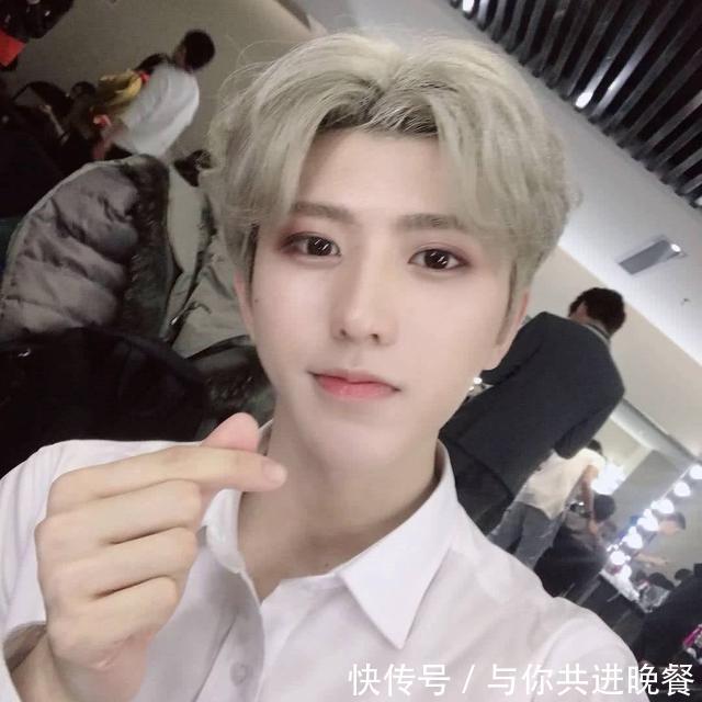 蔡徐坤与网曝小姐姐并不是恋爱关系,只是朋友