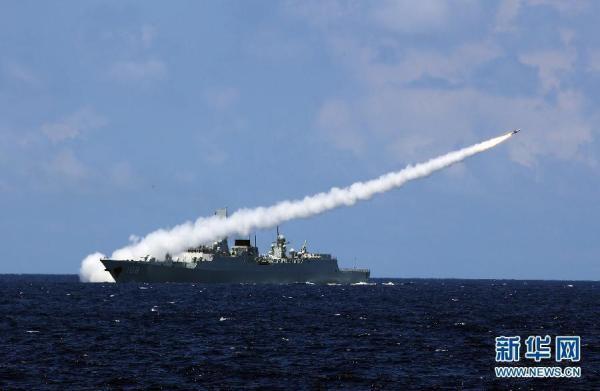 解放军西沙军演出动最先进装备 四上将指导