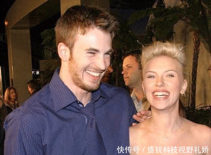 漫威寡姐带娃进剧组探班美国队长,外媒两人已