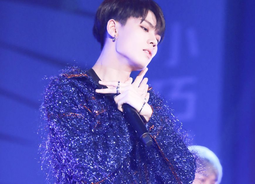 林彦俊生日会送蛋糕,粉丝带回家后全化了,委屈