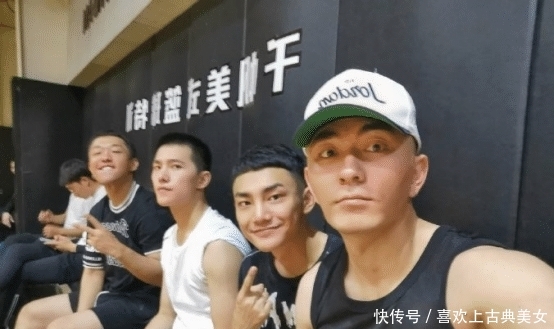 论娱乐圈的朋友圈,杨洋杜江张哲瀚一起打篮球