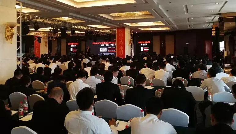 腰斩!房价暴跌近一半,不敢看了……|利锋聊宅