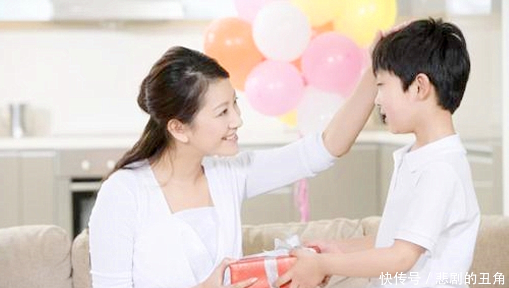 “妈妈,我丢了100块钱”,两位妈妈这样做,10年后孩子的差距巨大 OG视讯平台app下载官方版