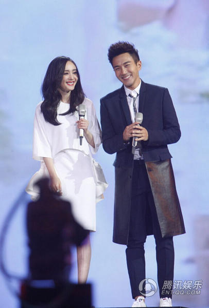 2015湖南卫视跨年演唱会刘恺威穿的什么衣服
