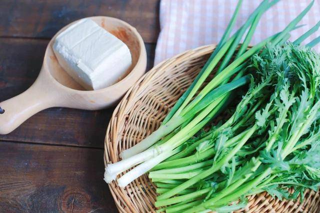 山上常见的小野菜，可以清除春天湿热