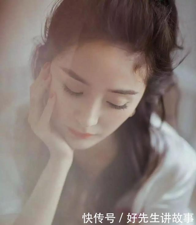 杨幂植发失败?黄子韬一记额头吻直接破功,毫