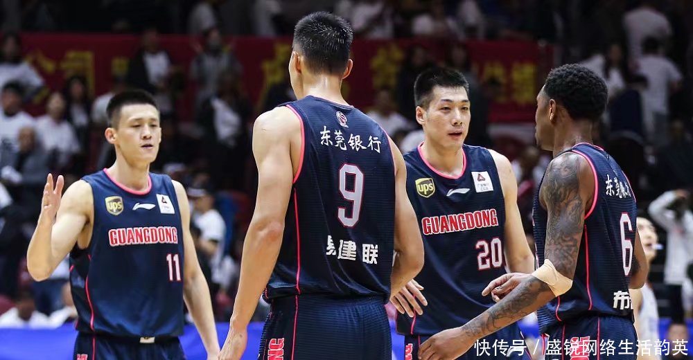 不专业CBA总决赛G3现尴尬一幕,裁判误判看回