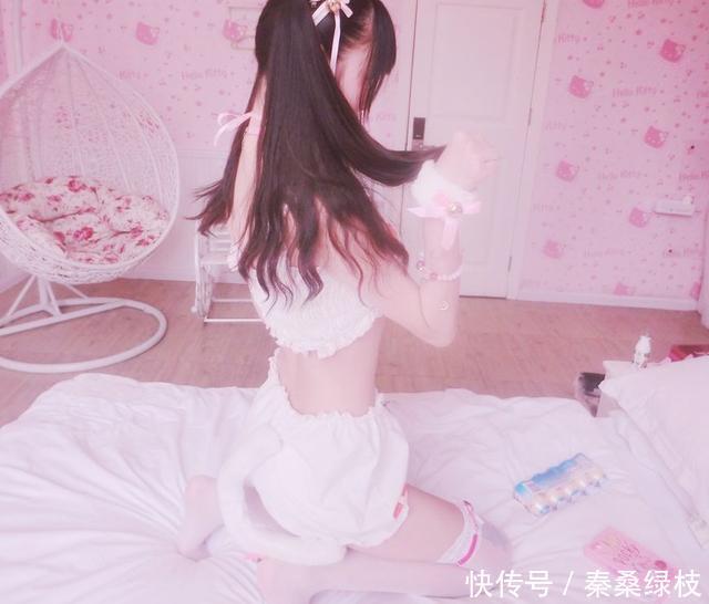 赛高酱自拍留下线索,心细玩家才能发现大福利