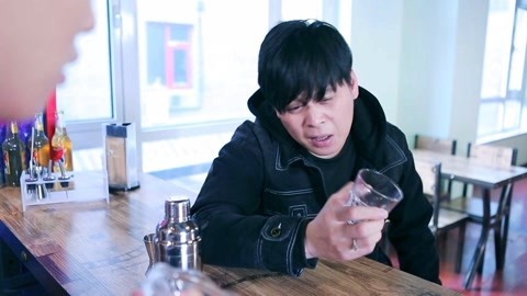 一杯酒的价钱高不高，取决于这杯酒的主人