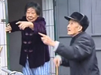 寻情记 九旬老父带着保姆要回家