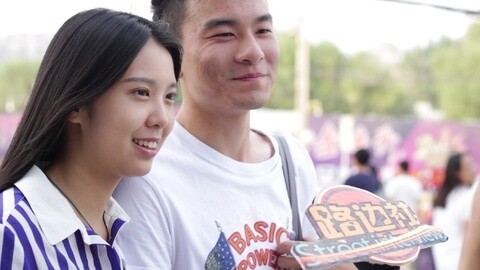 路边社 神回复！最喜欢空乘专业的女生