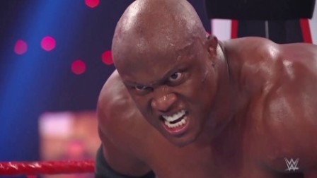 WWE RAW1448期回放：鲍比莱斯制裁人间怪兽 龙卷风双打赛震撼上演