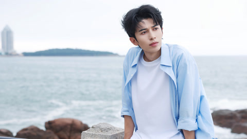 赵小童漫步里院作家乐手根据地 探寻无拘无束的精神原乡