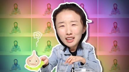 爸妈用了一辈子的剥蒜秘诀 竟被一块不起眼的硅胶皮垫打败了