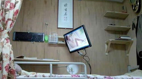 语众不同 大学惊现男女混住宿舍楼