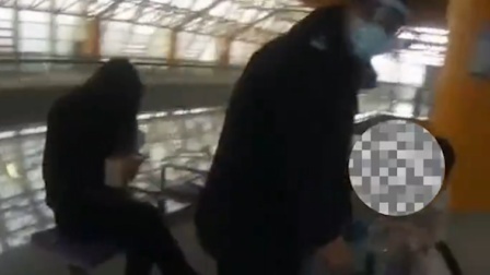 @所有人 乘客不吃早饭低血糖晕倒，民警开启老父亲式“碎碎念”