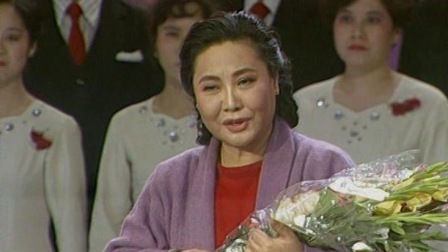 央视1989春晚 郭兰英歌曲《我的祖国》，老中青三代和音唱出新生力量